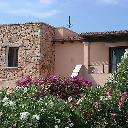 Sardinia Blu شقة فندقية 4*