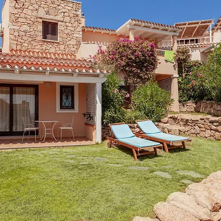 Sardinia Blu شقة فندقية